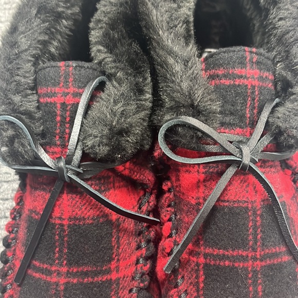Minnetonka Women’s Chrissy Red Plaid (2977) - Picture 6 of 8